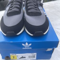 Adidas Shoes Size 7 New