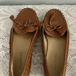 Pair of Nearly New Women’s Talbot’s Brown Leather Loafers-Sz 6