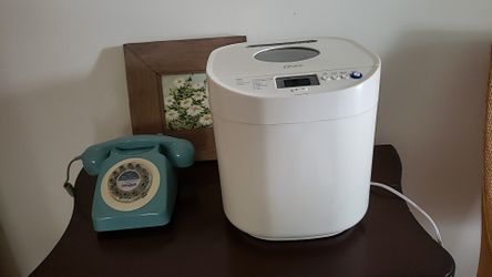 BLACK AND DECKER ALL IN ONE 2 LB. BREAD MAKER WITH INSTRUCTION AND  COOKBOOK. MANUEL. USED A FEW TIMES. EXCELLENT CONDITION. PICKUP ONLY for  Sale in Foxcroft Square, PA - OfferUp