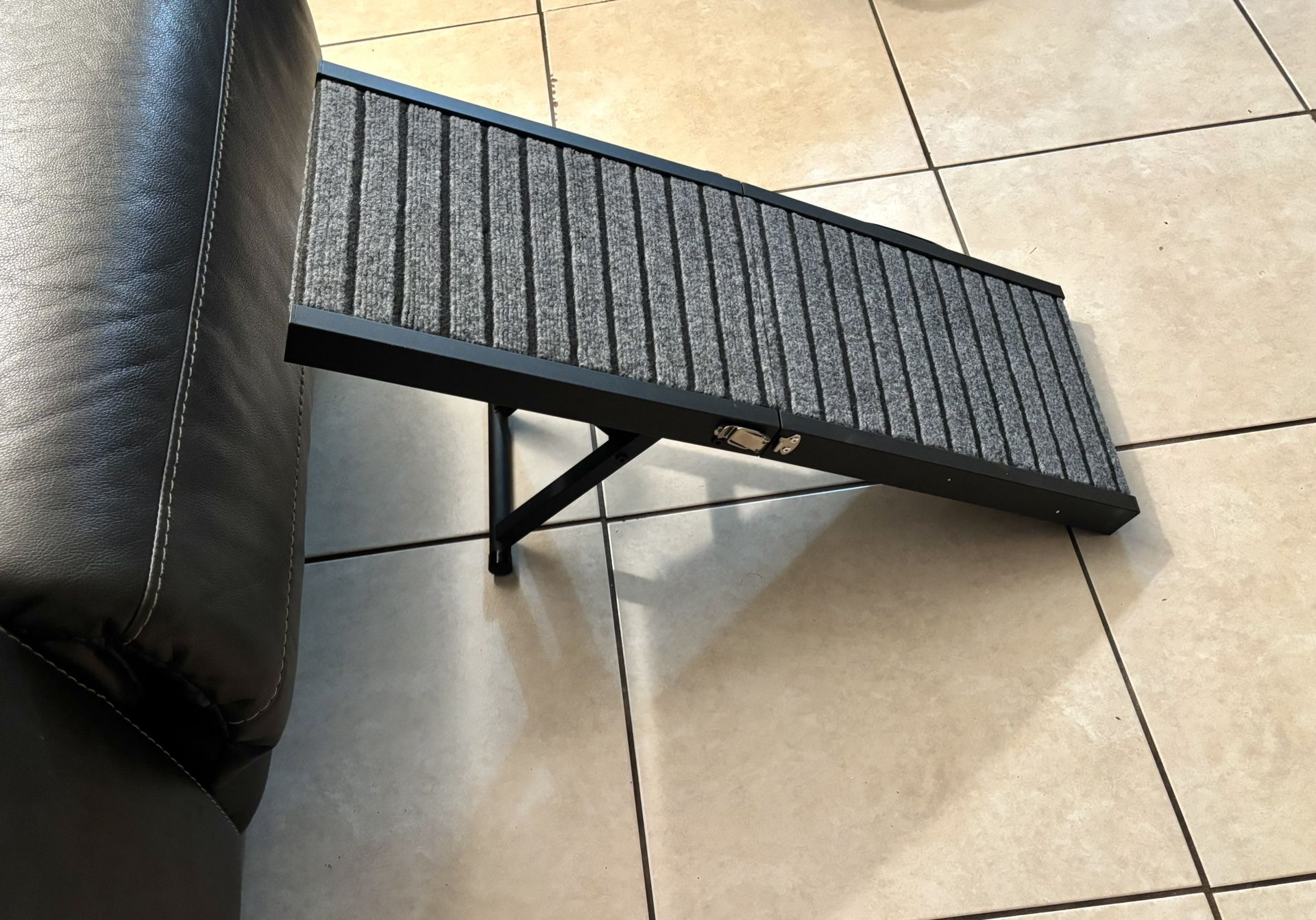 Adjustable Height Portable Pet Ramp *New
