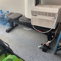 Working out bench For Sale 