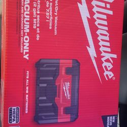 Milwaukee Vacuum  M18