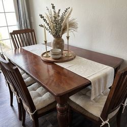 Wood Dinning Table 4 Chairs 
