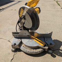 DeWalt 15amp 12 Inch Corded Compound Miter Saw 
