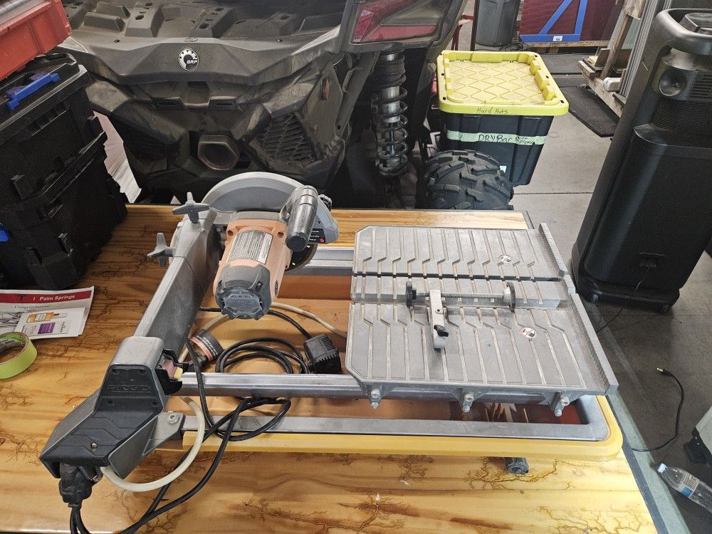 RIDGID R4030 7” Wet Tile Saw with Stand