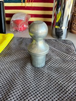 Trailer ball for 5th wheel