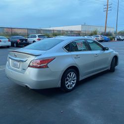 Full Size Nissan Altima Gray