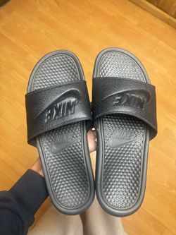 MEN NIKE SLIDES 