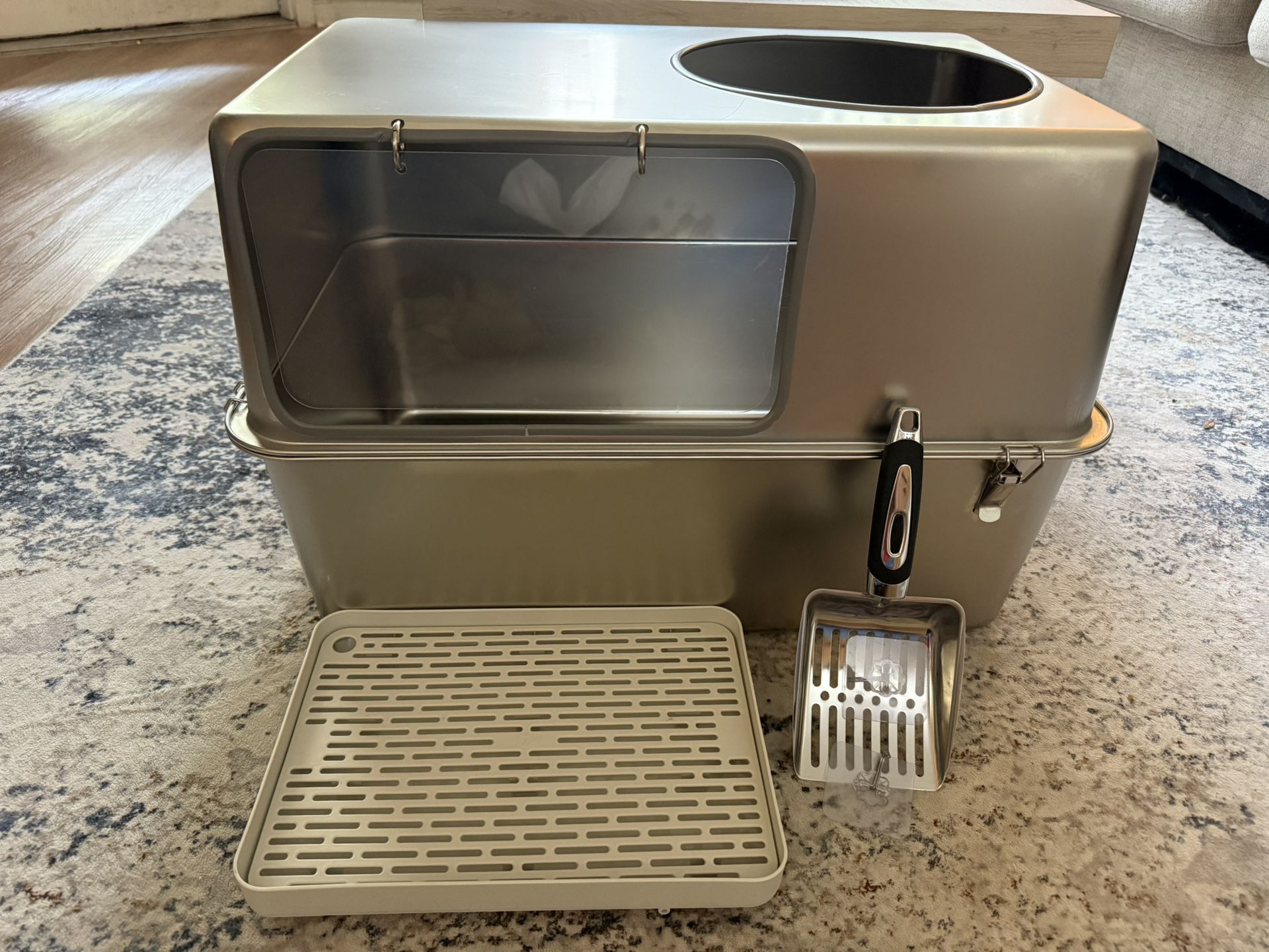 Brand New Stainless steel sandbox with lid, metal closed with high sides