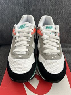 Brand New Women’s Nike Air Max Correlate (size 7)