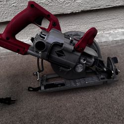 MAG 77 SKILSAW  7  1/4 BLADE WORKS GOOD