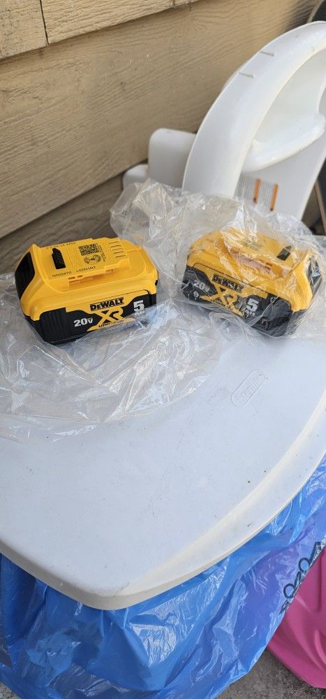 Dewalt Battery