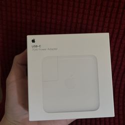 Apple 70W Usb-c power adapter