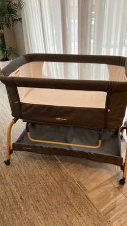 Angelbliss Bedside Bassinet & Sleeper – Adjustable Height, Lockable Wheels & Storage