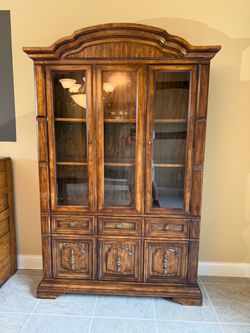 Free Delivery - Stanley China Cabinet