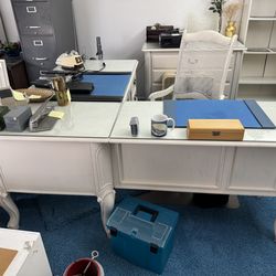 White L Shaped Executive Desk with Glass Top