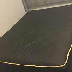 Queen size matress
