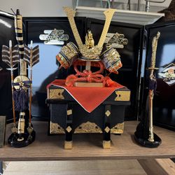 Vintage Japanese Traditional Samurai Kabuto Gogatsu Doll with Accessories Made in Japan 