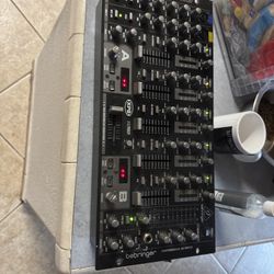 Behringer Pro Mixer VMX1000USB 