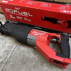 Milwaukee M18 FUEL 18V Lithium-lon Brushless Cordless Super SAWZALL Orbital Reciprocating Saw (Tool-Only)