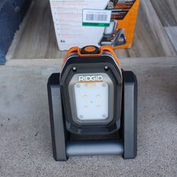 LIGHT RIDGID 18V TOOL ONLY 