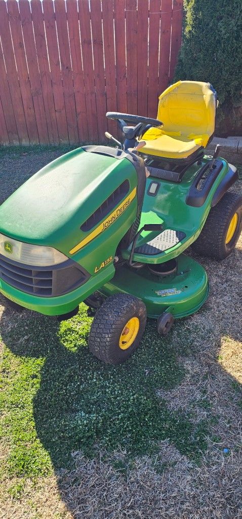 John Deere LA135 great running mower 22hp 42" cut Asking $700.00/obo