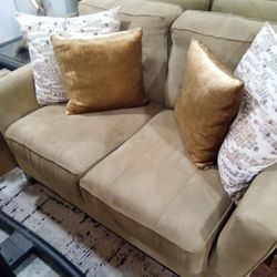 HomeZone Brand Couch And Love Seat