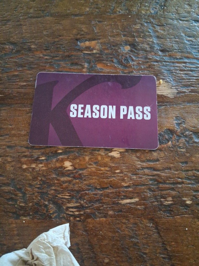 2 Knotts Berry Guest Pass.