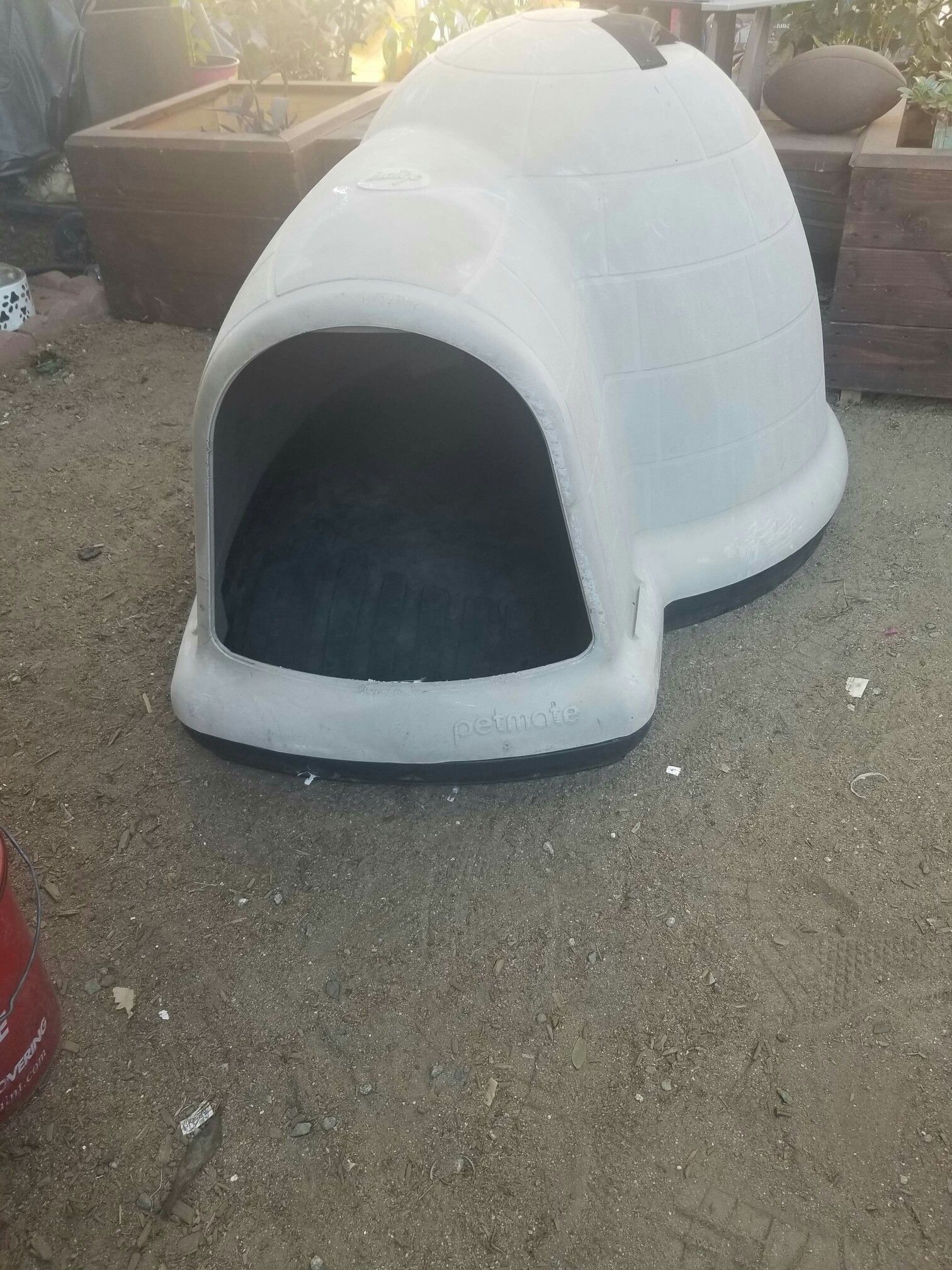 Petmate indigo igloo-style dog house