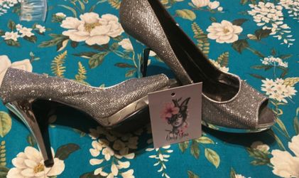 Nine West Silver Glitter Stiletto Pumps