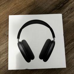 Black Airpod Maxs + Receipt 