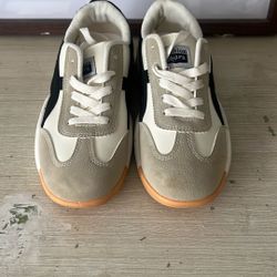 Women’s Shoes 7.5 