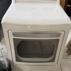 LG 7.3 cu ft Ultra Large Capacity Smart WiFi enabled electric Dryer
