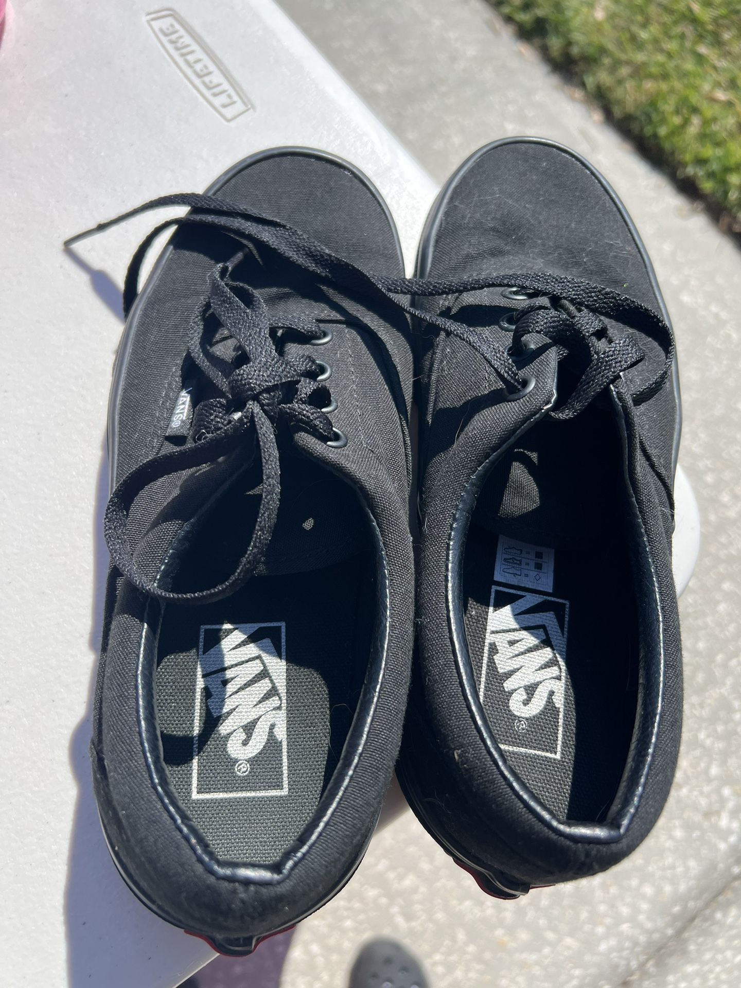 Women’s Vans 7.5