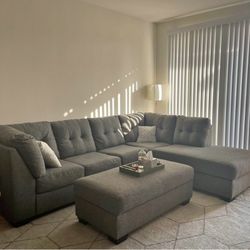 *Free Delivery* Gray Sectional w/ Storage Ottoman
