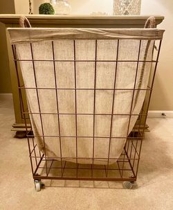 Rolling Wire Laundry Hamper with Liner