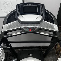 Nordictrack c700 2.5 chp treadmill