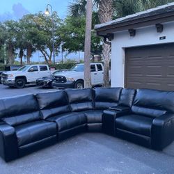 Sectional Couch/Sofa - Recliner - Leather - Black - Delivery Available 🚛