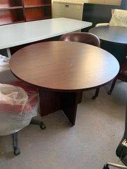Conference table mahogany 42” round