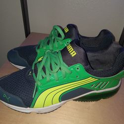 Nice Pumas Men Sz12