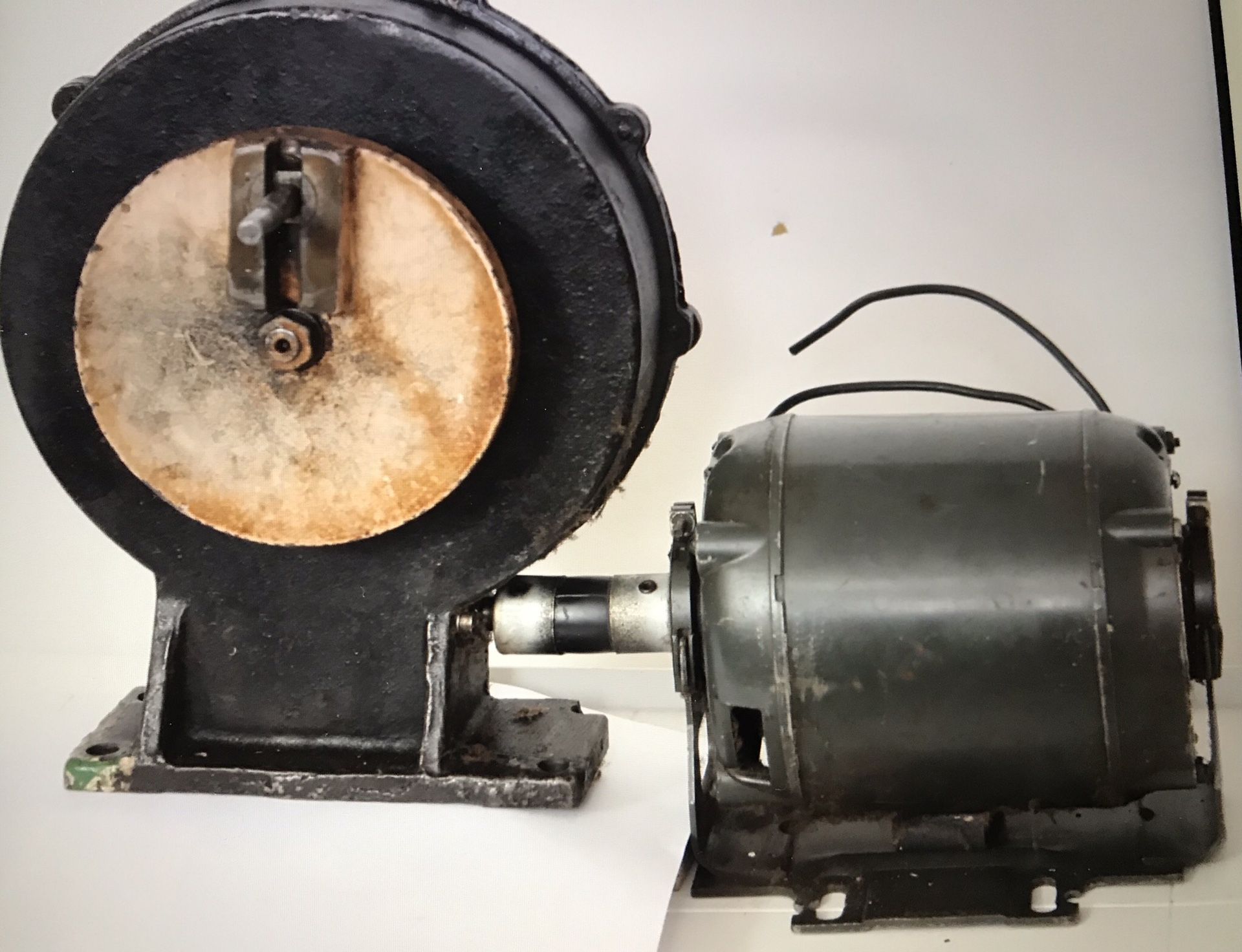 Single phase motor and gear reduction c. 1940