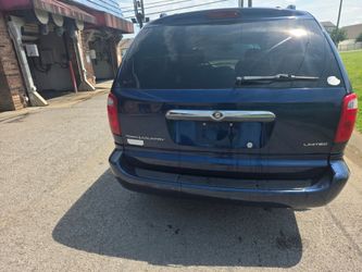 Chrysler town country
