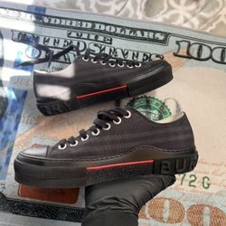 Black Burberry’s Sneakers