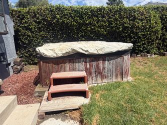 Sunzone Jacuzzi FREE- It works!!. Need out ASAP