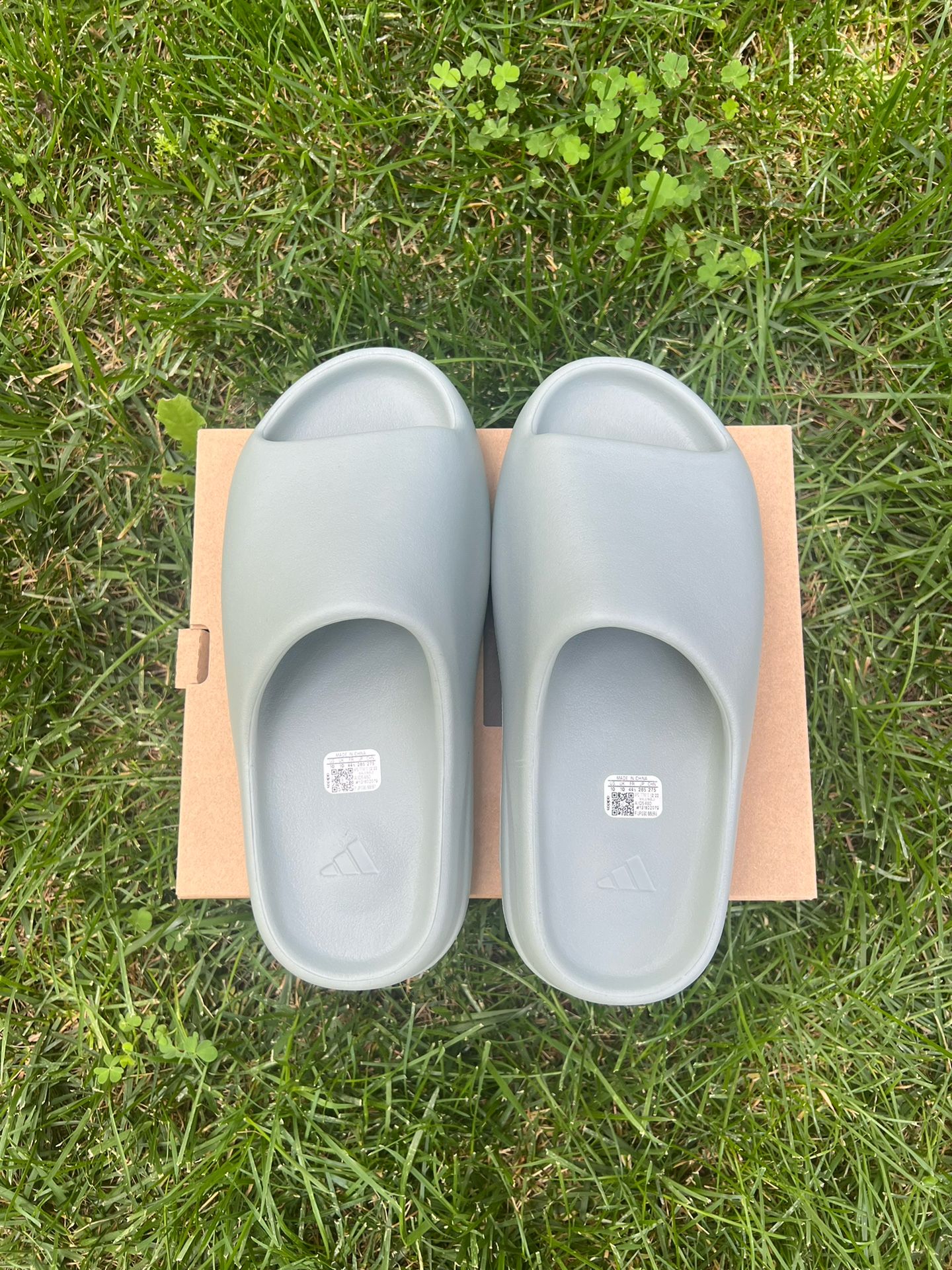 Yeezy Slide Salt Size 10 - Main Image