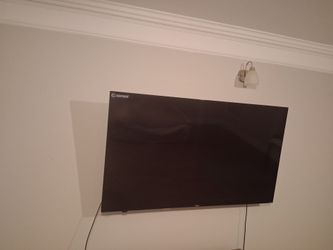75 inch TV with wall bracket, elelament roku tv