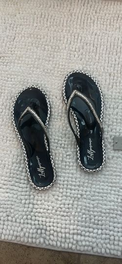 Women’s Size 6 Bling Sandals 