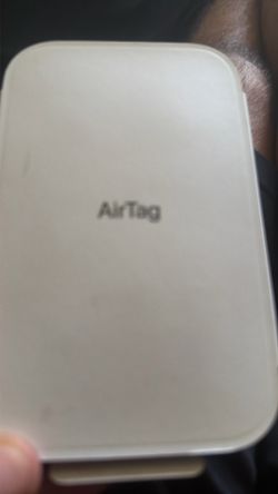 2 AirTags