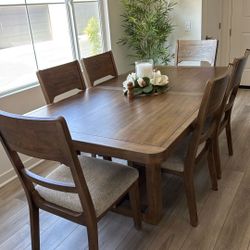 Cabalynn Dining Table and 6 Chairs