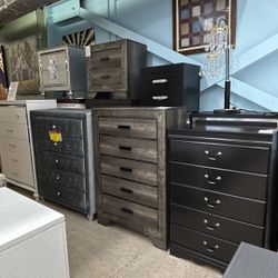 Chest 💫🔥 Clearance Floor Samples @furniture Expo 